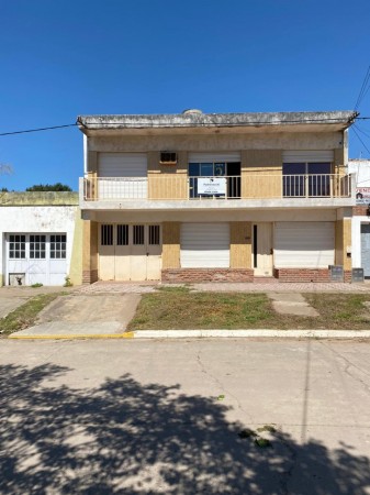 Casa 3 Dormitorios en Alvarez 