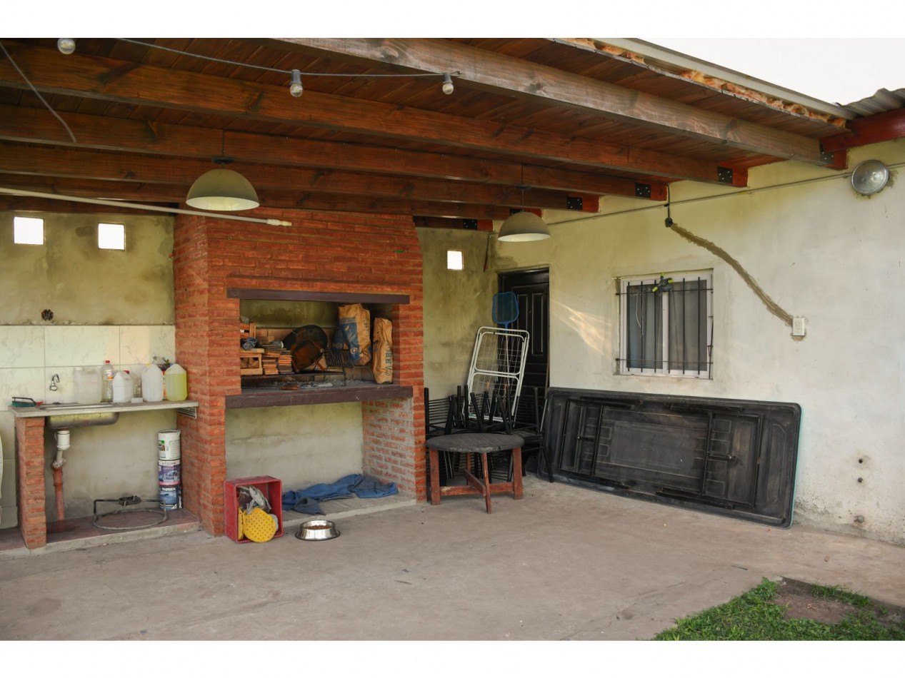 Casa Dos Dormitorios con Piscina Tierra de Suenos Alvear