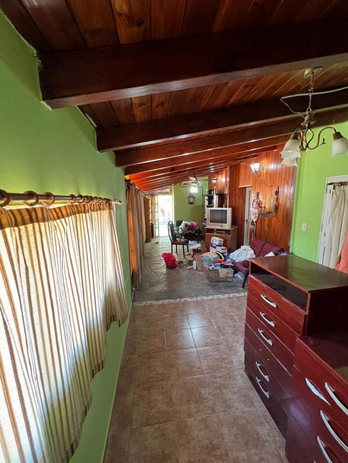 Casa 2 Dormitorios en Alvarez con Pileta y Quincho