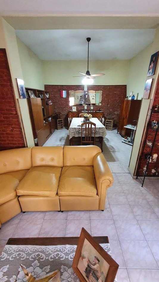 Casa de Pasillo 2 Dormitorios con Quincho