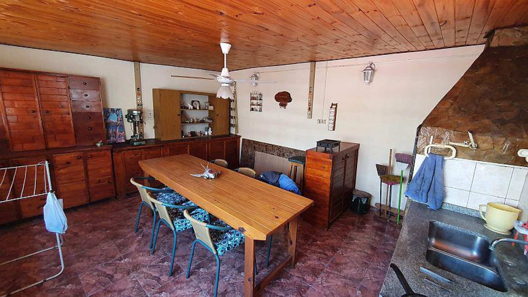 Casa de Pasillo 2 Dormitorios con Quincho