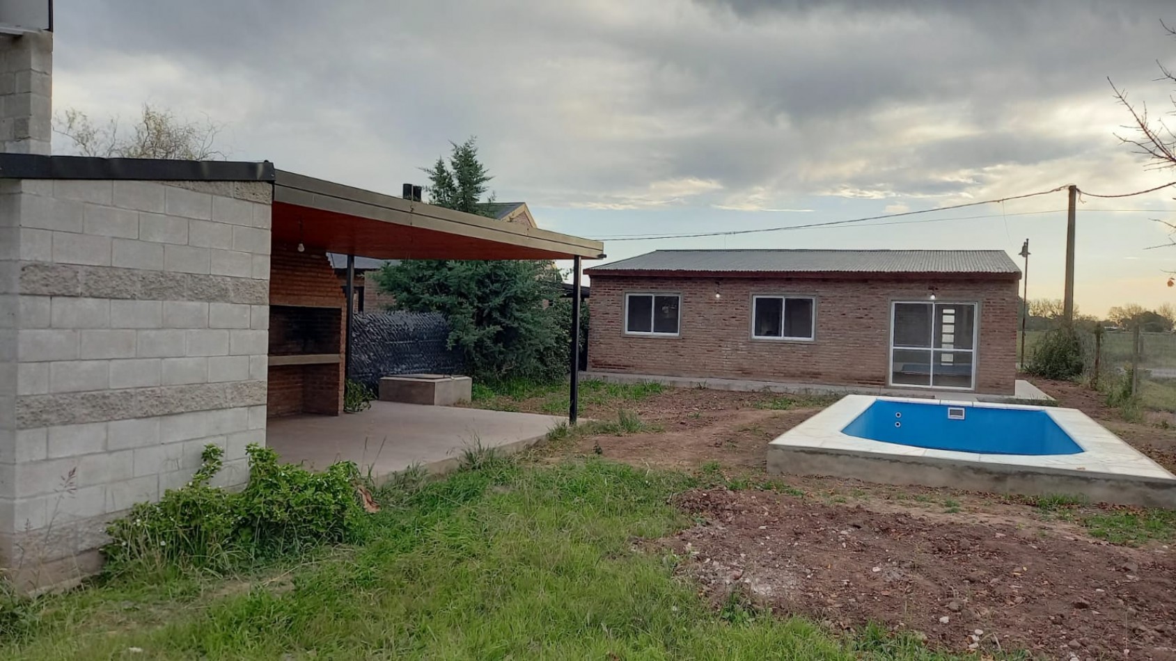 Casa 3 Dormitorios con Piscina Las Tardes Roldan Acepta Permuta