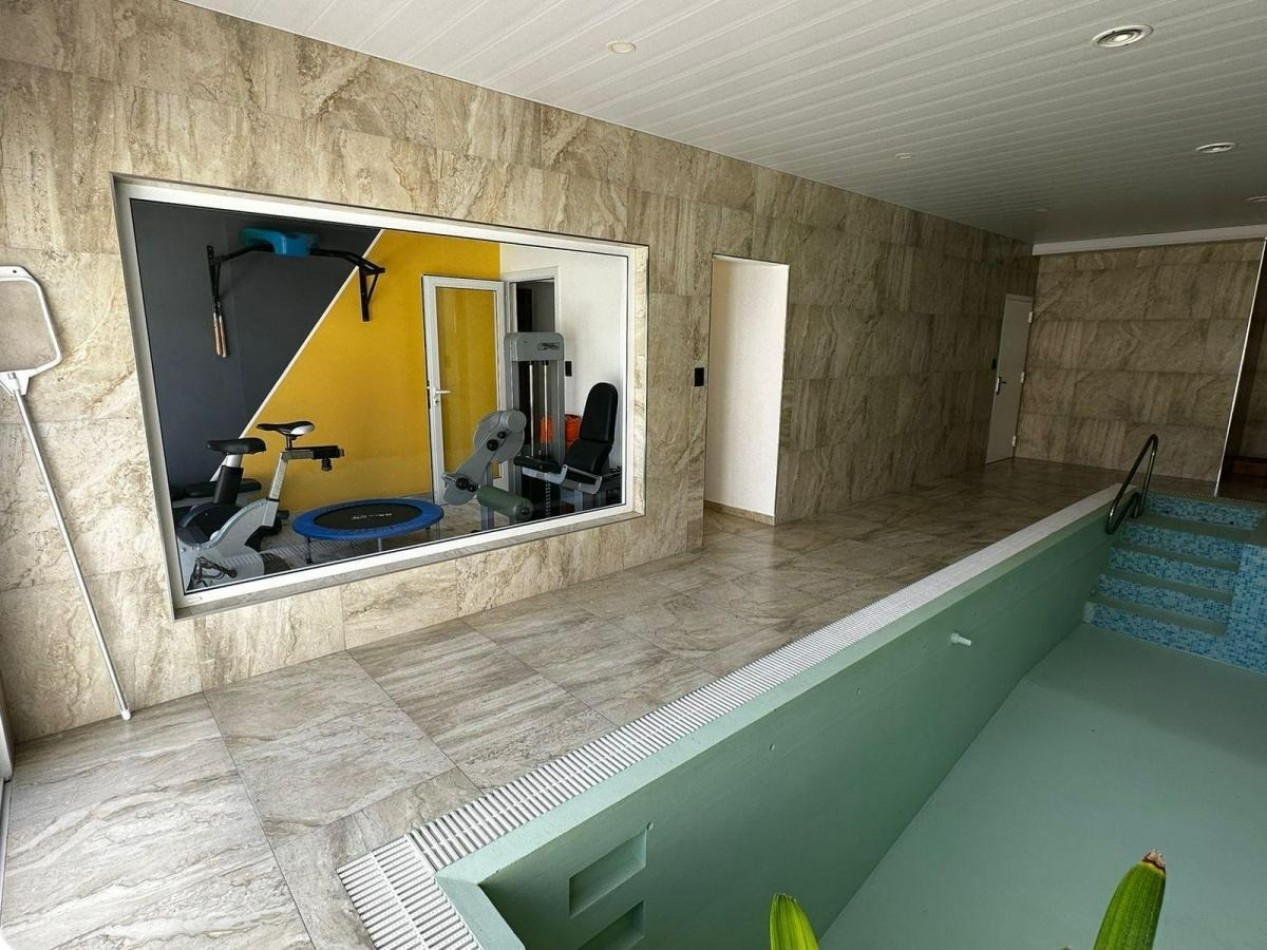 Casa de 3 Dormitorios con Piscina, Cava Subterranea, Gimnasio y Sauna en Alvarez