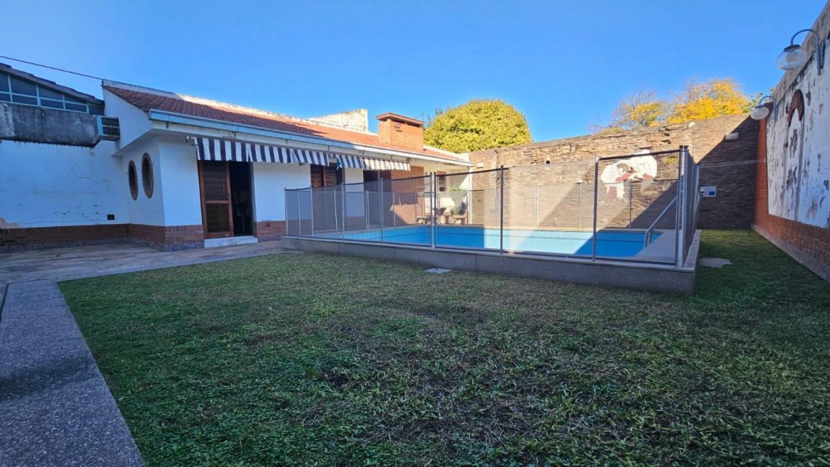 Casa 3 Dormitorios con Quincho y Piscina 