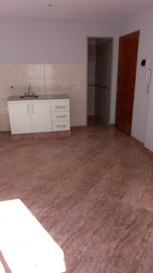 Venta Monoambiente con Patio Pje Maestro Schenone 4300