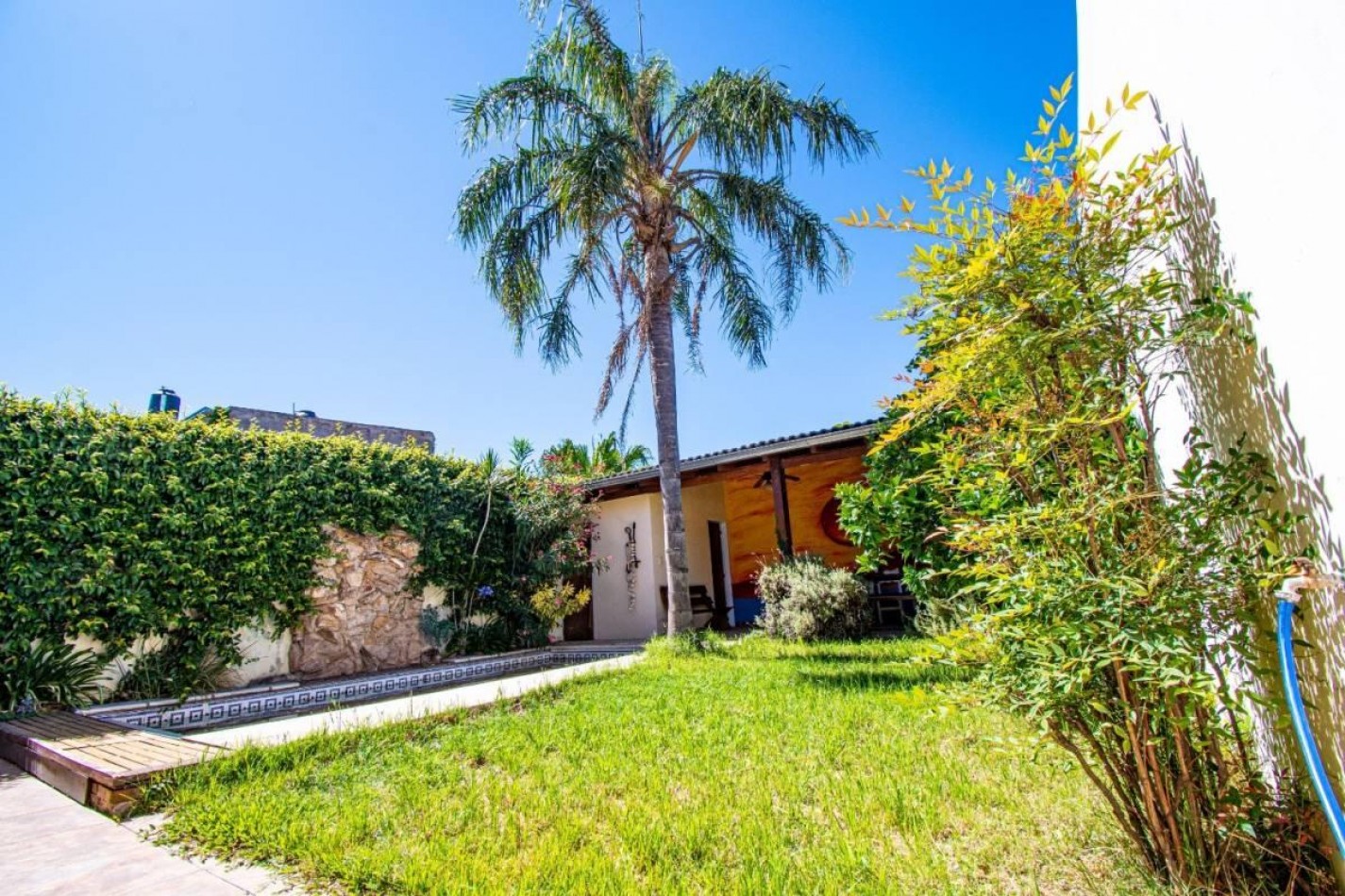 Casa 3 Dormitorios con Piscina y Jardin Barrio Refineria