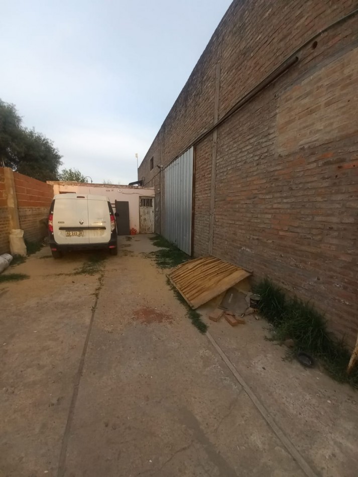 Venta de Galpon 300 m2 en Alvarez