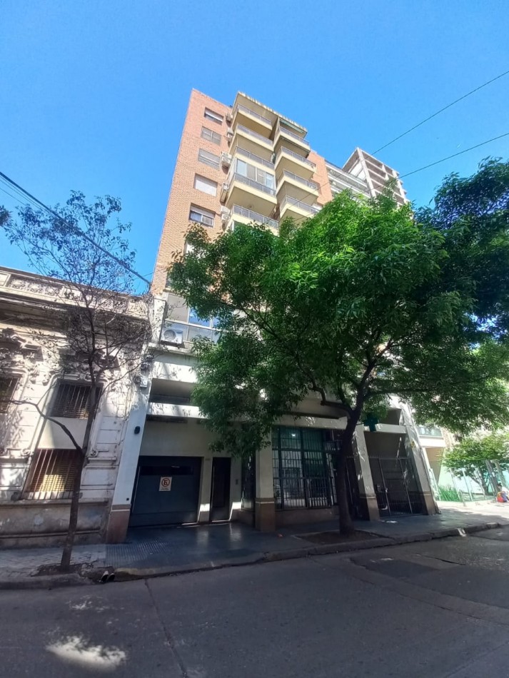 Venta Departamento 1 Dormitorio Planta Alta Guemes 2100 Apto uso Comercial