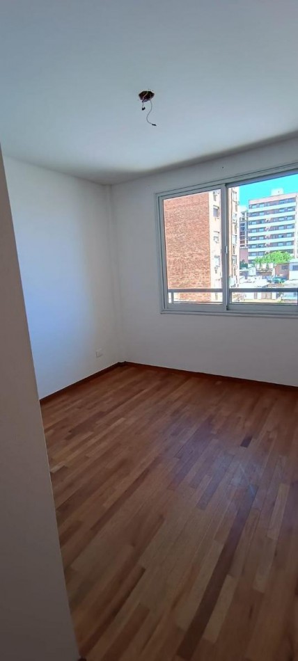 Alquiler Departamento 1 Dormitorio con Cochera Viamonte 900