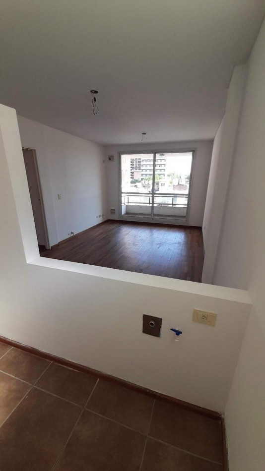 Alquiler Departamento 1 Dormitorio con Cochera Viamonte 900