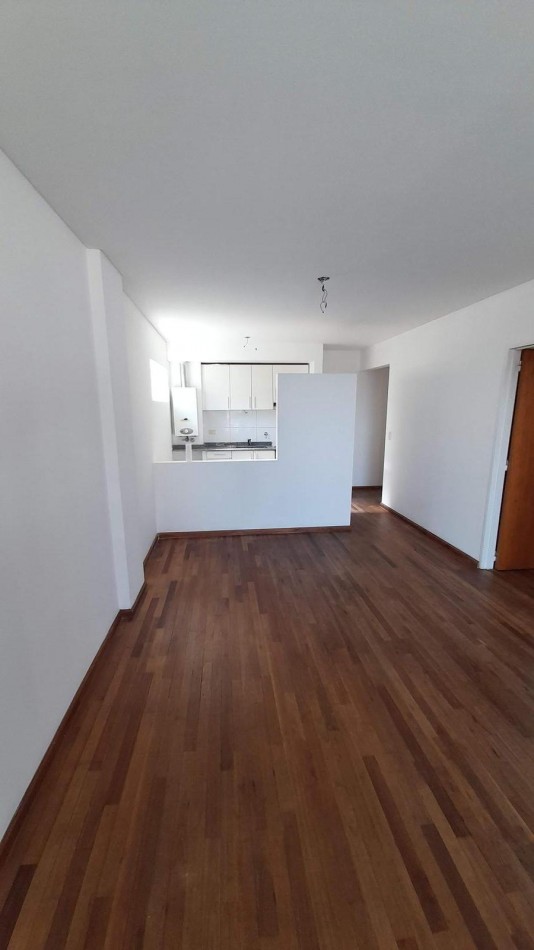 Alquiler Departamento 1 Dormitorio con Cochera Viamonte 900