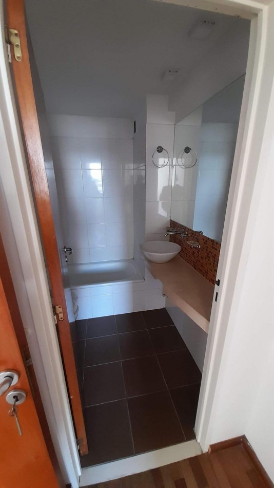 Alquiler Departamento 1 Dormitorio con Cochera Viamonte 900