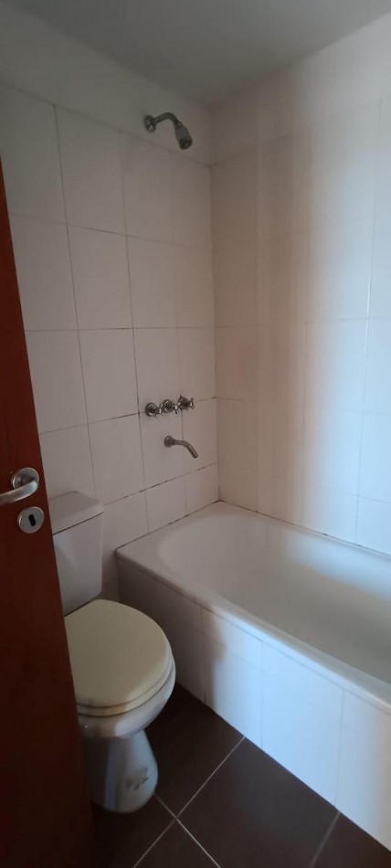 Alquiler Departamento 1 Dormitorio con Cochera Viamonte 900