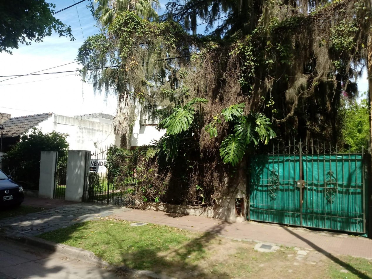 Venta 2 Casas con Cochera y Jardin en Fisherton