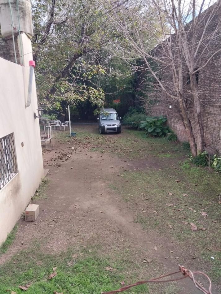 Venta 2 Casas con Cochera y Jardin en Fisherton