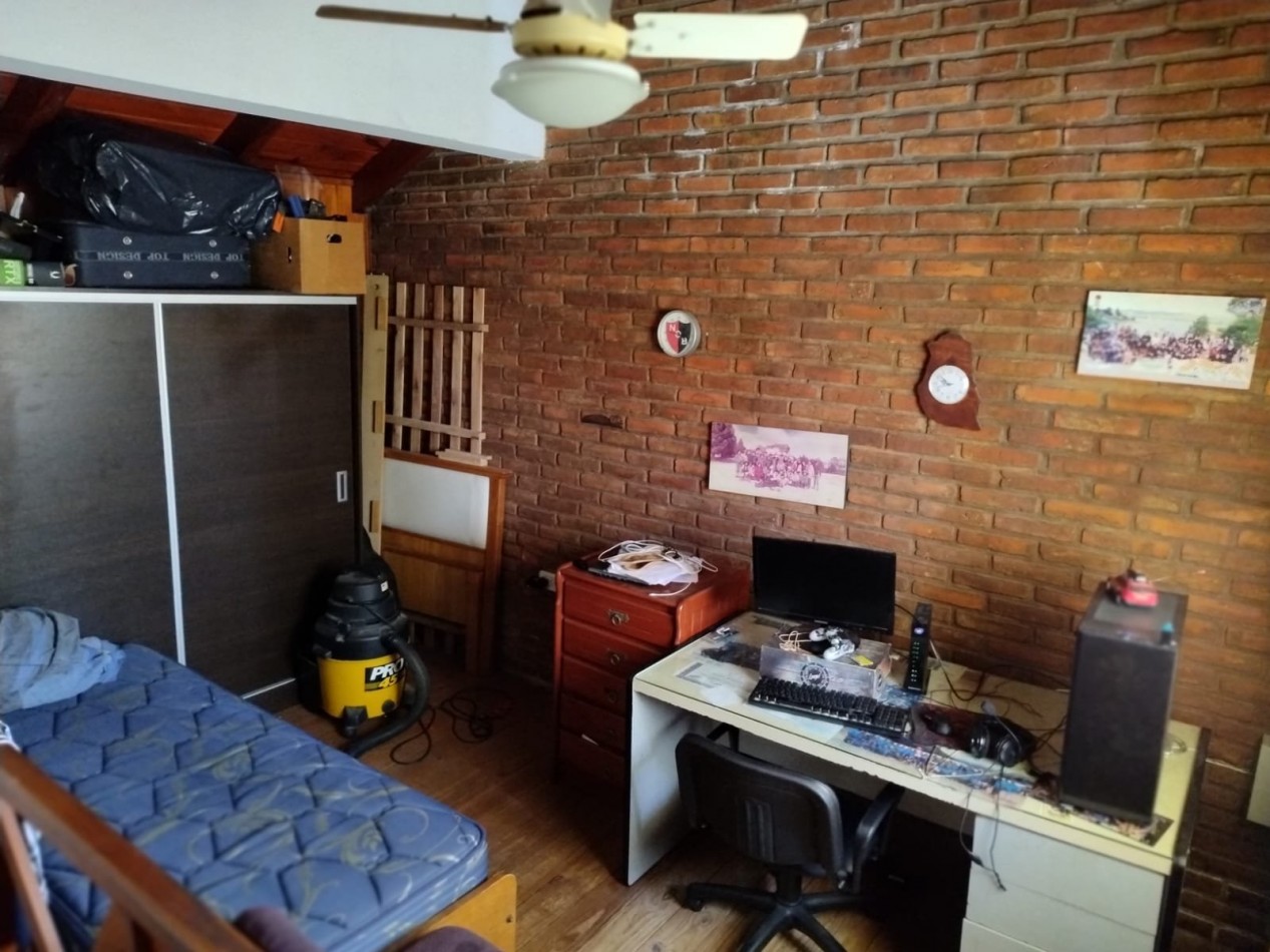 Venta Casa 3 Dormitorios con Cochera y Jardin Carbia 800
