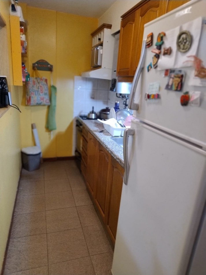 Venta Casa 3 Dormitorios con Cochera y Jardin Carbia 800