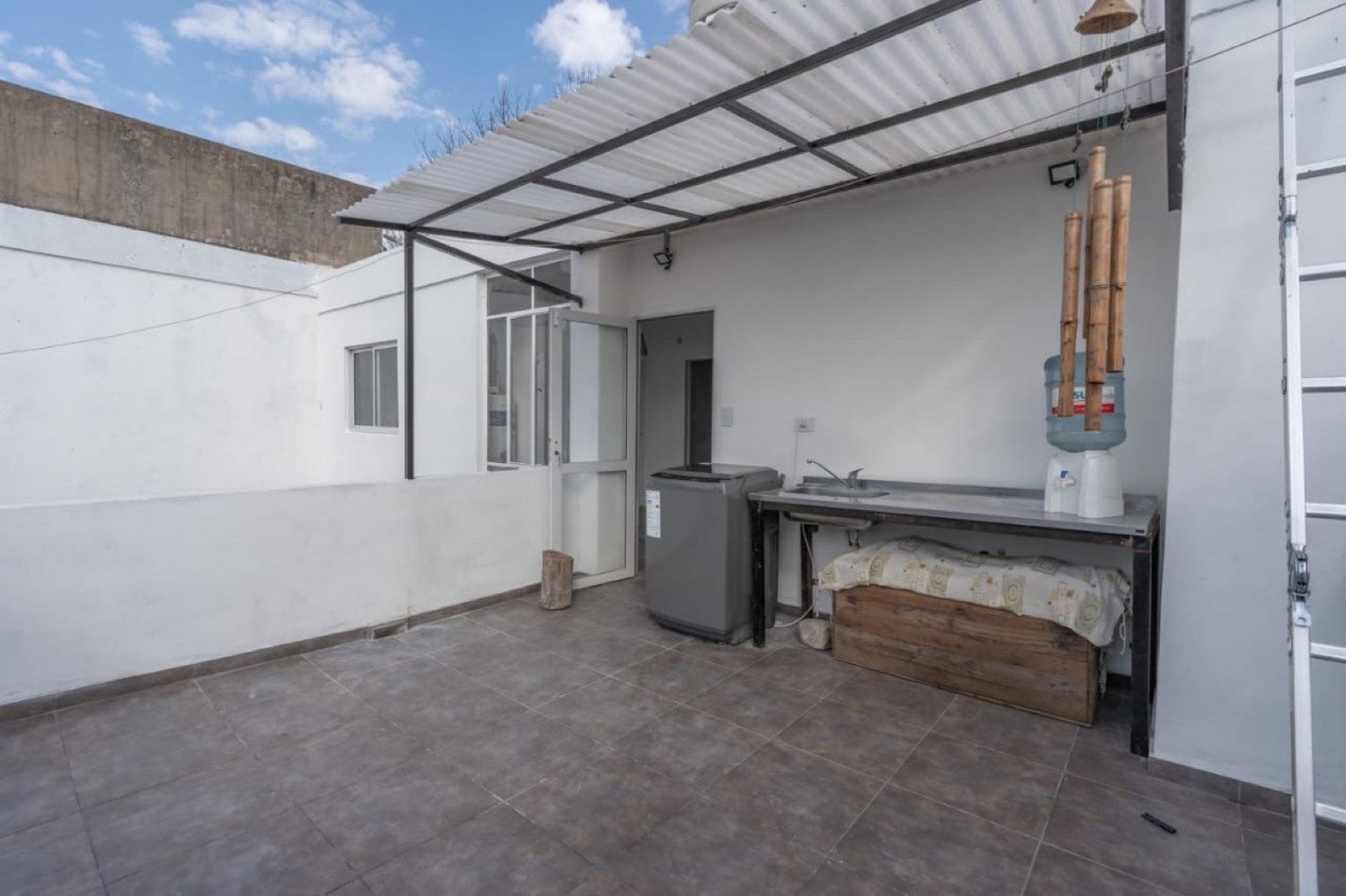 Casa 4 Dormitorios con Galpon Virasoro 1600