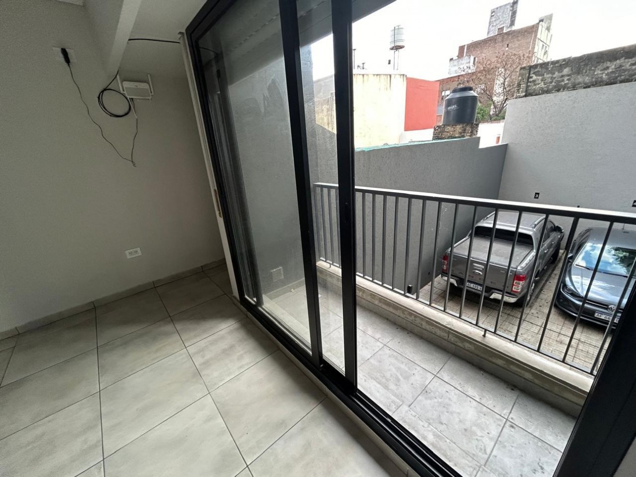 Venta Monoambiente con Balcon 1 de Mayo 1900