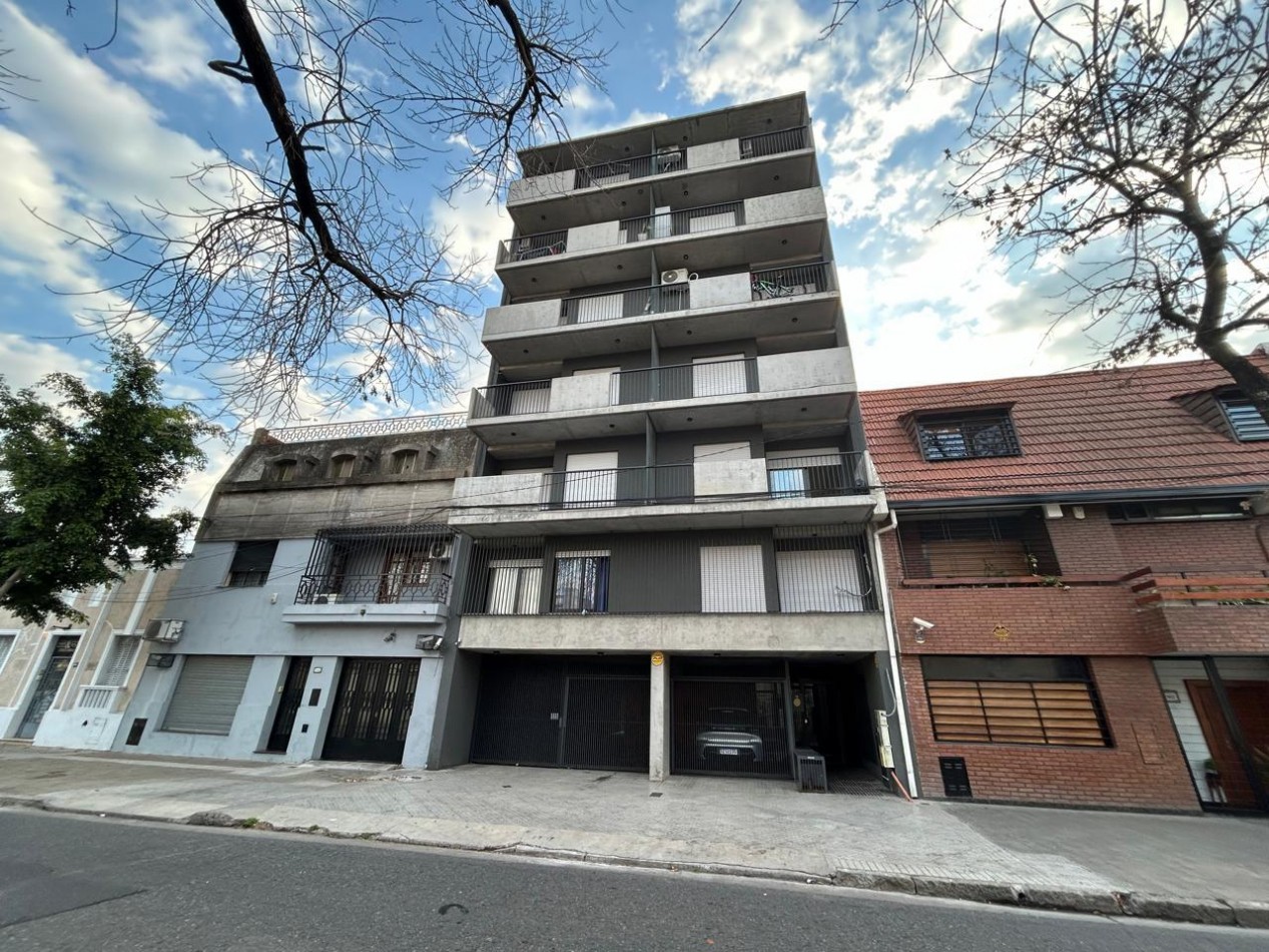 Venta Monoambiente con Balcon 1 de Mayo 1900