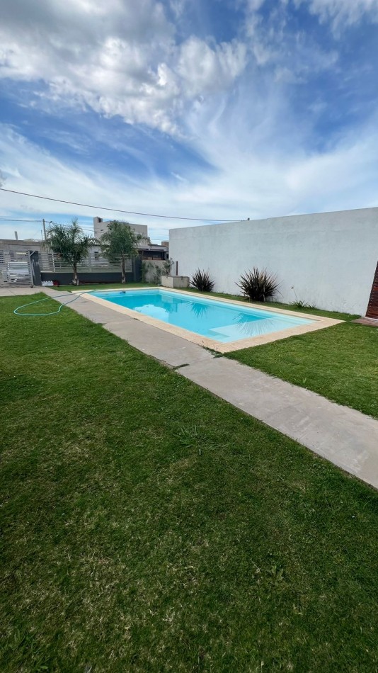Venta Casa 4 Dormitorios con Pileta en Campiñas de Piñero
