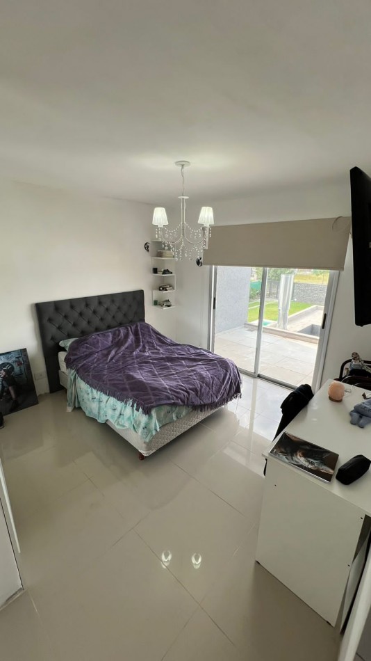 Venta Casa 4 Dormitorios con Pileta en Campiñas de Piñero