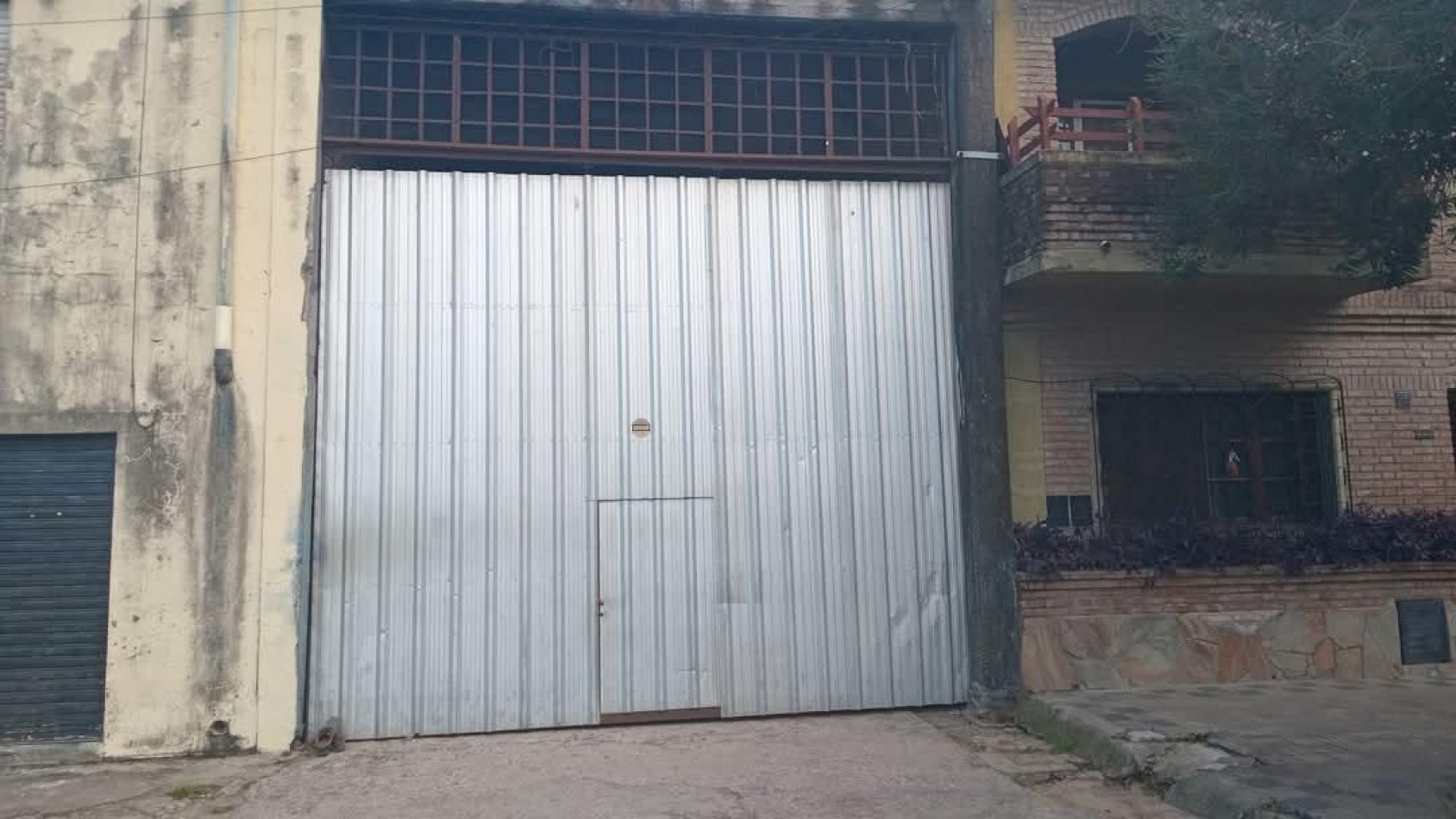 Alquiler de Galpon 600 m2 Zona Sur Paraguay 6100