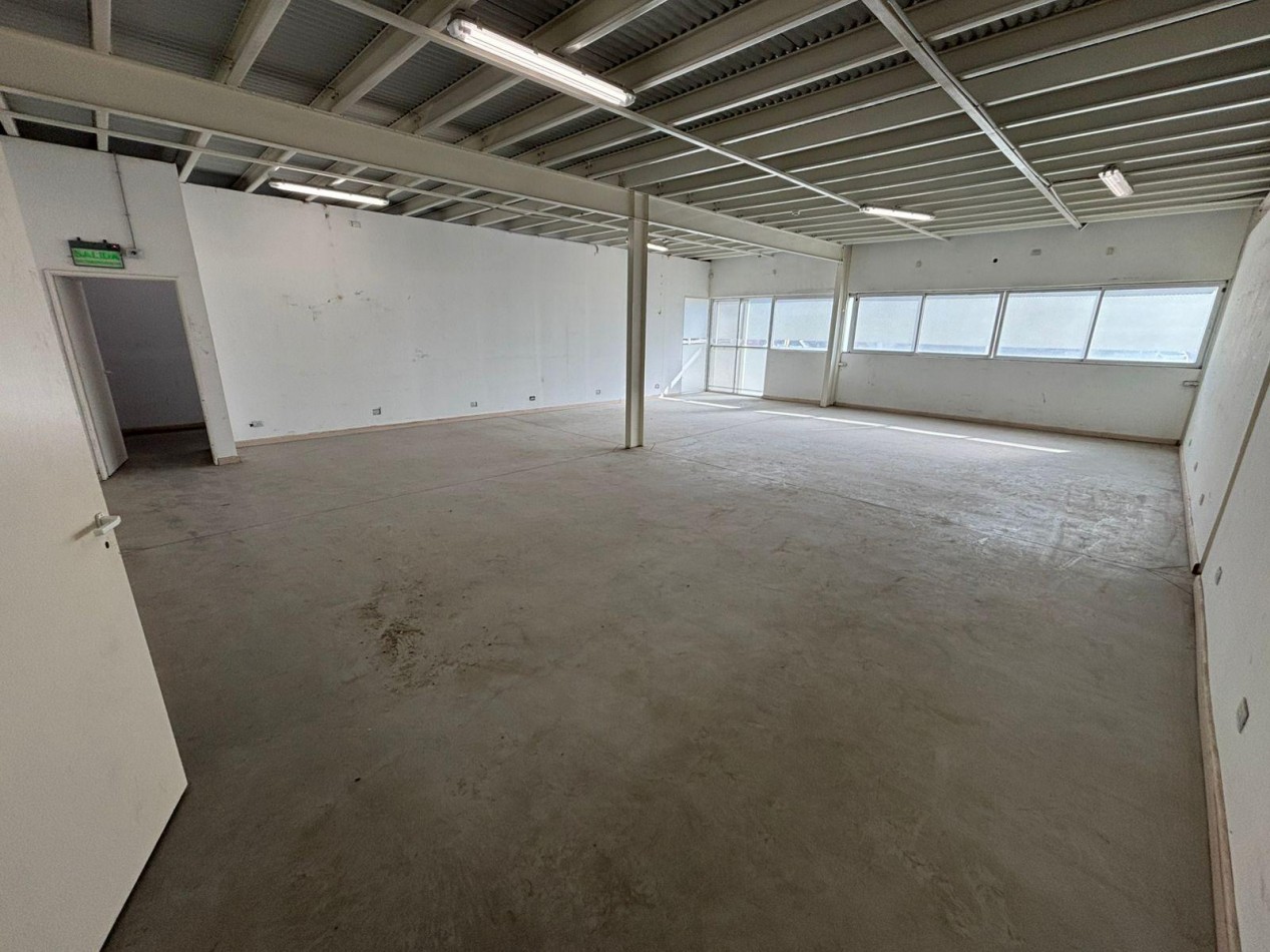 Alquiler Nave Industrial de 3800 m2 Parque Industrial Metropolitano Perez