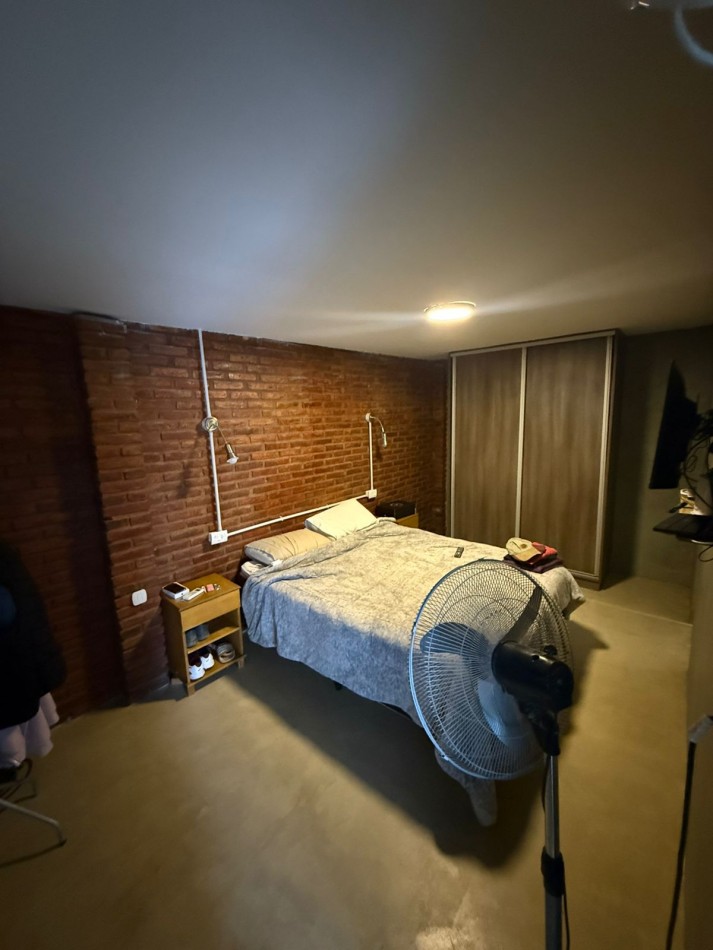 Venta Casa 1 Dormitorio con Pileta y Jardin Piñero