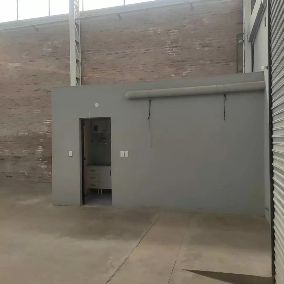 Alquiler Galpon 350 m2 en Alvarez