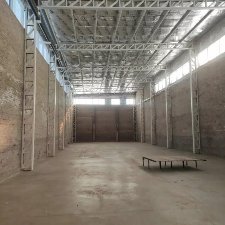 Alquiler Galpon 350 m2 en Alvarez