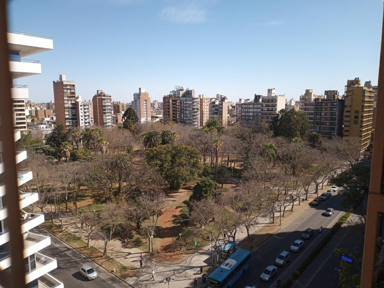 Departamento Tres Dormitorios con Amenities sobre Av. Pellegrini