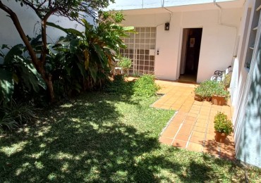 Casa Tres Dormitorios con Cochera y Jardin